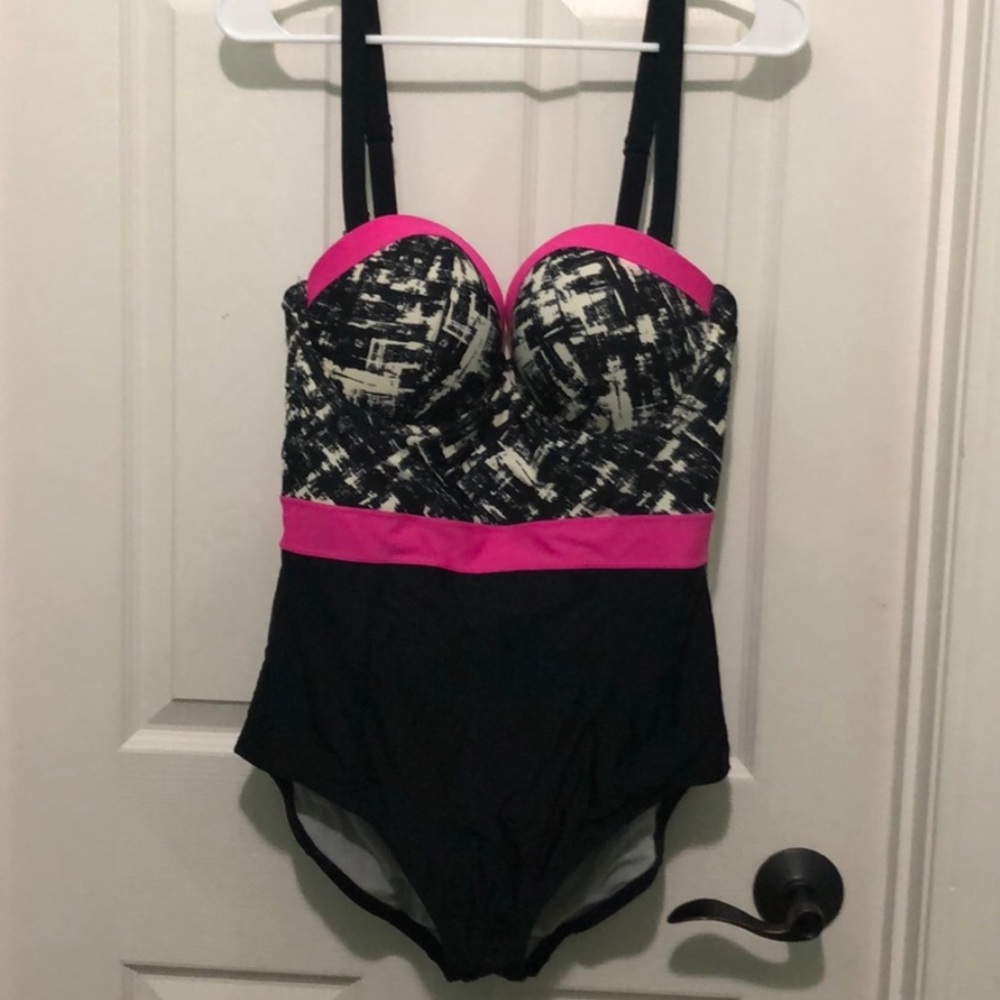 Torrid bathing swimsuit sz 0